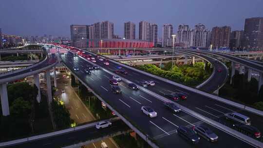 航拍上海汶水路立交桥城市晚高峰车来车往