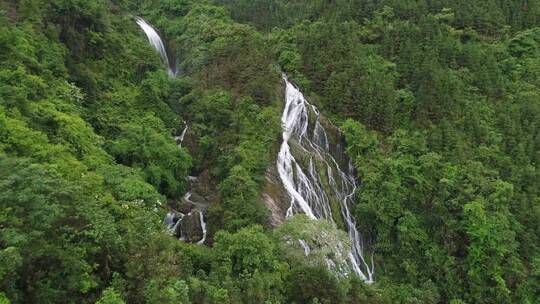 航拍山间流水瀑布