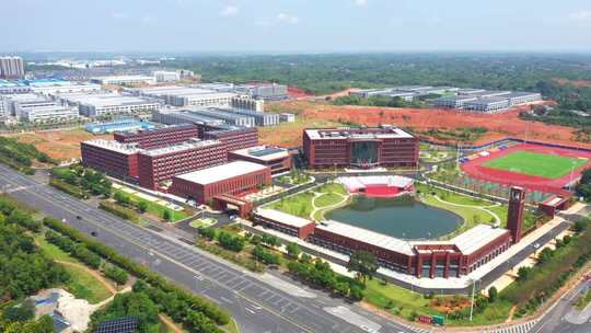 4k中学高校校园红建筑航拍