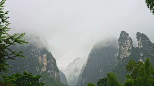 农村下雨雨景远山云雾雨季小雨