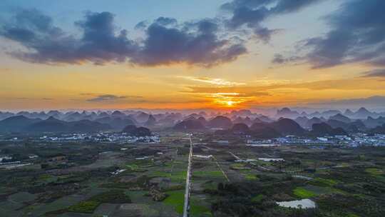 桂林葡萄喀斯特风景风光山水航拍延时日落