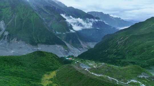 航拍四川甘孜磨西镇海螺沟景区观景台