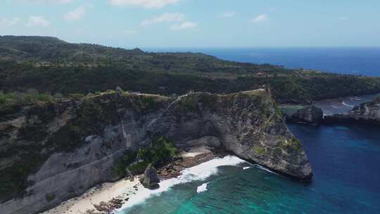 无人机空中建立拍摄热带岛屿与美丽的海滩，