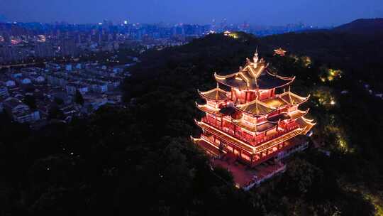 航拍杭州吴山城隍阁建筑夜景视频