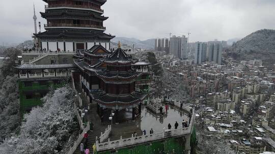 贵阳冬季下雪东山山体公园航拍