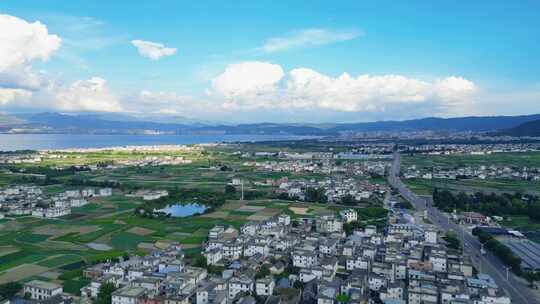 航拍云南大理治愈洱海村庄道路农田