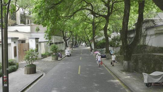 航拍中国杭州夏日万松岭路车流交通