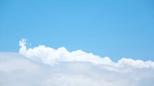 天空延时夏日蓝天白云唯美天空夏天晴朗天空