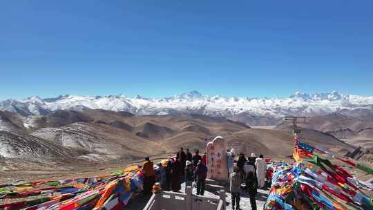 珠峰加乌拉山口的雪山航拍视频素材模板下载