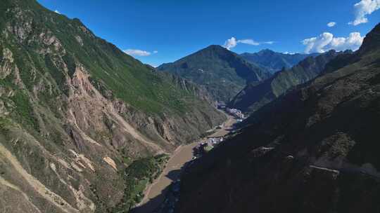 四川甘孜丹巴甲居藏寨航拍视频素材模板下载