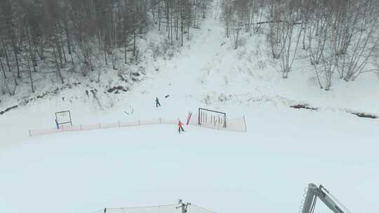 高山雪场雪道滑雪