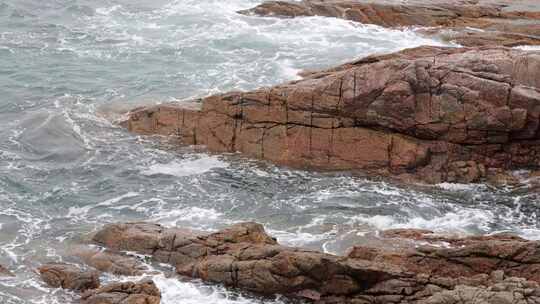 深圳海岸线-大梅沙礁石风起浪涌