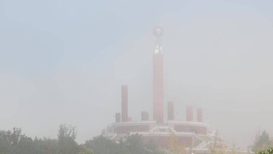 雾气中的太阳历