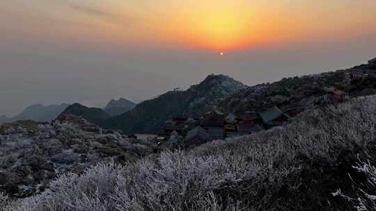 夕阳夕照泰山之巅