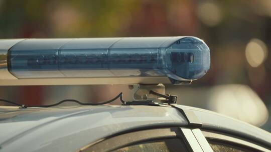 警车上的警灯在闪烁特写镜头视频素材模板下载