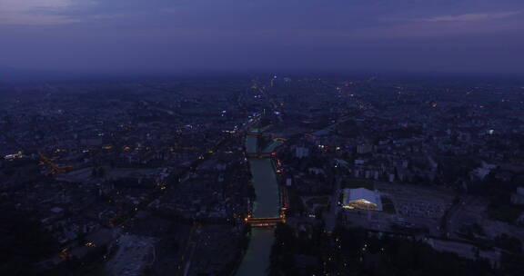 旅游景区 航拍都江堰鱼嘴分流 市区 夜景