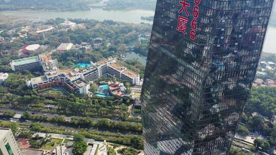 深圳华侨城大厦左移看到华侨城洲际大酒店