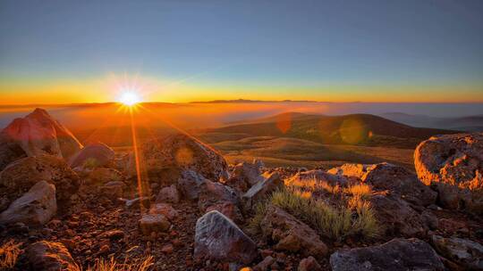 云海日出壮丽山河