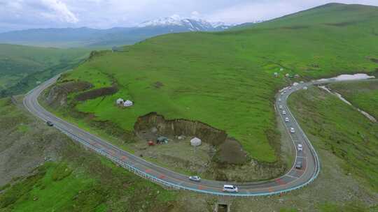 夏季新疆独库公路那拉提到巴音布鲁克段