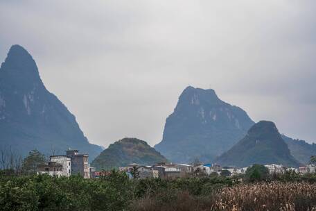 村庄炊烟乡下城镇新农村高山靠山广西