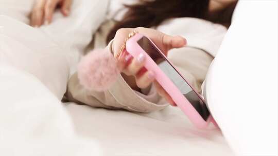 美女起床伸懒腰【商用需购买企业授权】