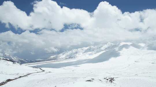 青海拉脊山雪山航拍视频