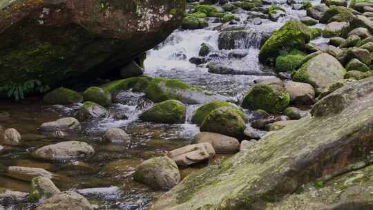 小溪石头流水