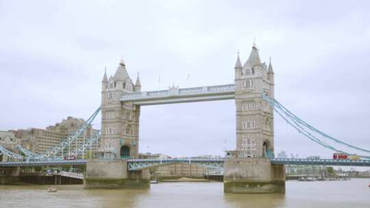 伦敦市中心的伦敦桥地标视频素材模板下载
