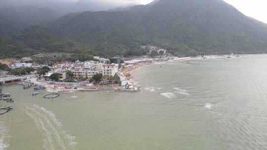 航拍大海海浪礁石沙滩海边度假村岛屿