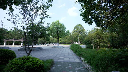 武汉青山和平公园境内园林