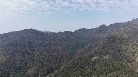 连绵起伏巍峨大山航拍