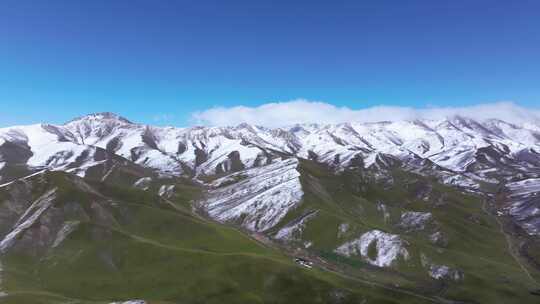 航拍青藏高原青海祁连山脉天境祁连雪山雪景