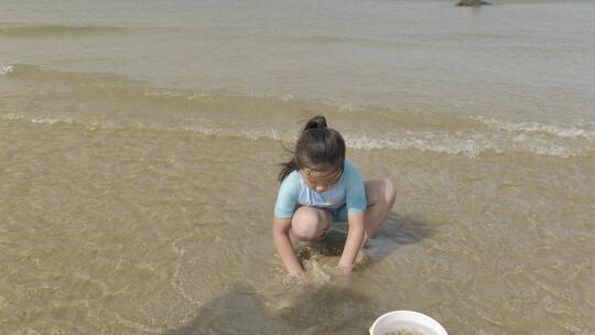 福建平潭沙滩赶海