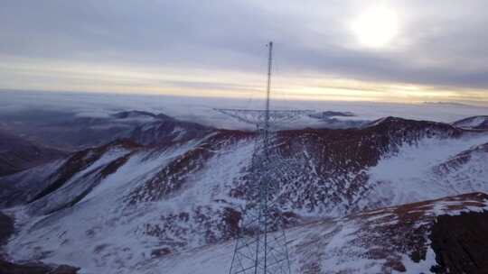 4K西藏5200雪山顶云海铁塔01