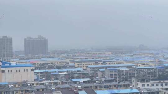 暴雨密集建筑群居民楼单元房横摇