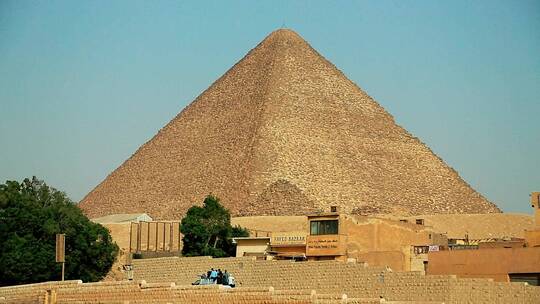 埃及的哈夫拉金字塔