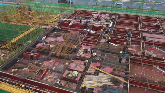 建筑工地工人施工场景