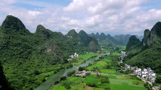 航拍桂林阳朔遇龙河景区竹筏漂流