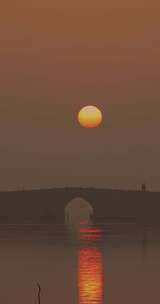 杭州西湖清晨山色空蒙竖版空镜