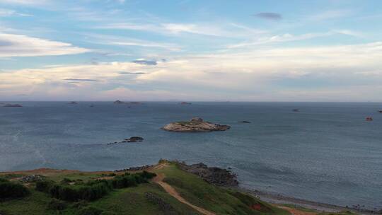 大海航拍海上小岛蓝色大海海岸线