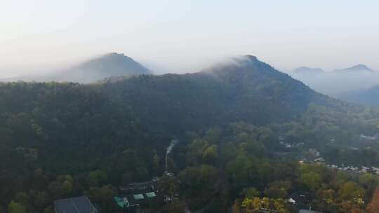 航拍杭州西湖太子湾公园早晨雾景视频