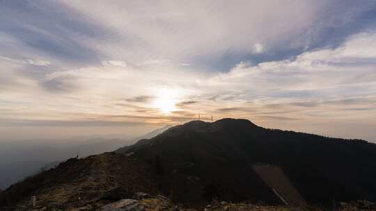 户外风车山山顶日落延时