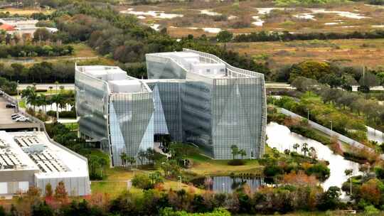 美国佛罗里达州米拉马尔玻璃联邦调查局大楼。联邦调查局。现代建筑