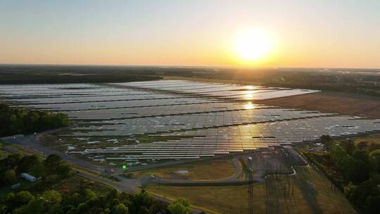 太阳能板日出新能源现代农牧