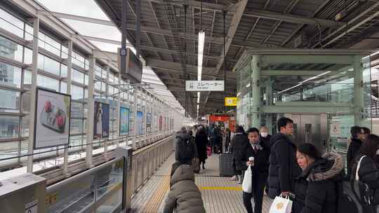 日本京都新干线高铁站台