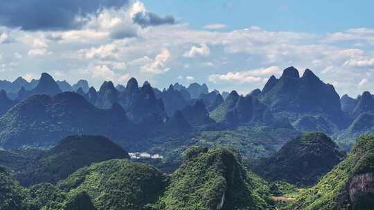 桂林阳朔群山