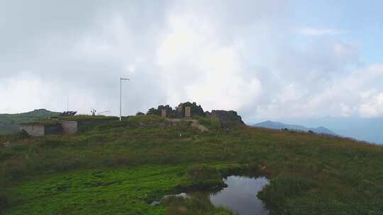 航拍武夷山黄岗山最高峰峡谷草甸森林云海