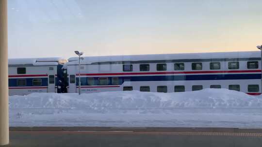 阿勒泰雪国列车