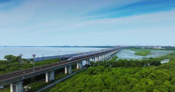 跨河桥梁公路铁路同框景观雪景