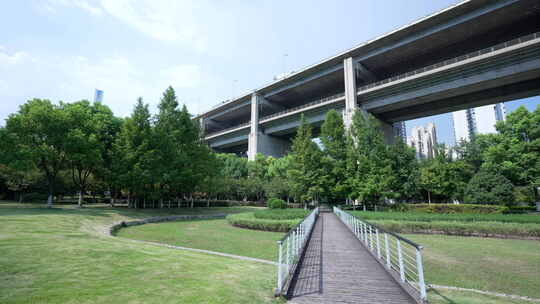 武汉青山区天兴洲大桥桥南公园